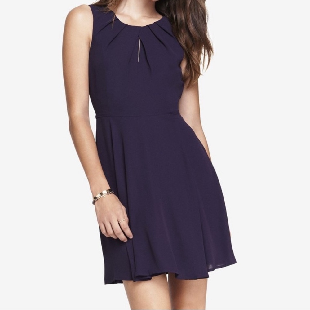 Keyhole fit and flare pleated dress